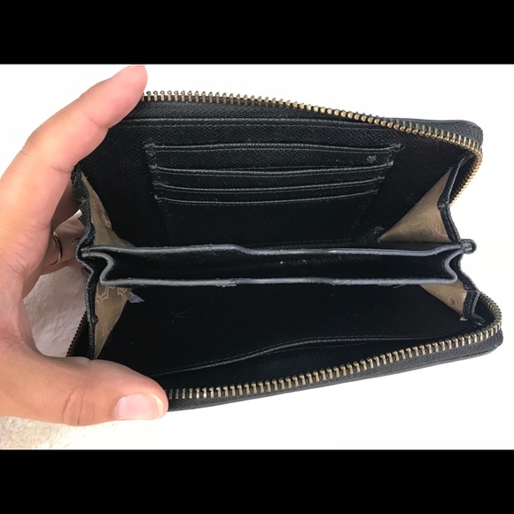 Ivanka Trump Blair Clutch Wallet. - Picture 2 of 4
